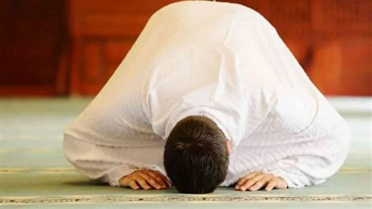 تغير التوقيت.. مواقيت الصلاة المحدثة في مدينتي الإسكندرية وأسوان لهذا اليوم